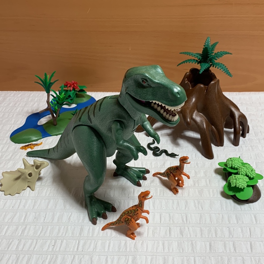 T-Rex w/Velociraptors 4171 by Playmobil